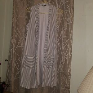 Long vest white and black